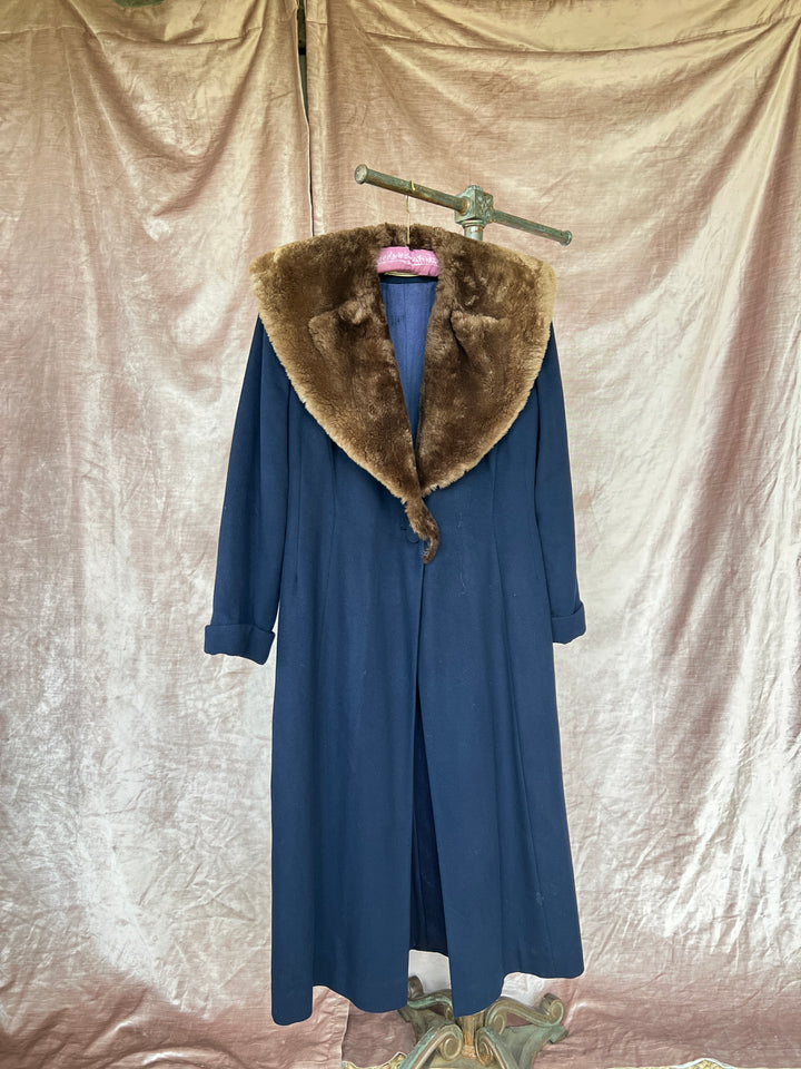 1940s Wool Coat with Fur Collar – Fashion Curator